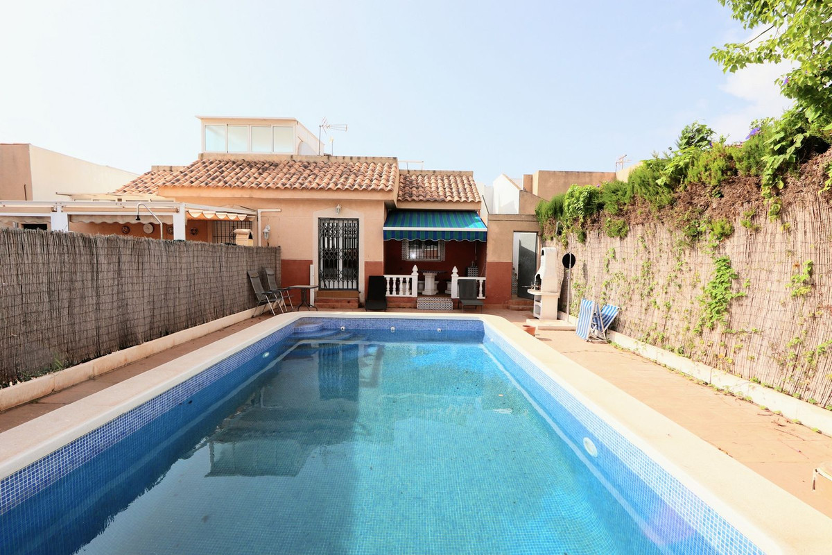 Se vende Pareada de 3 dormitorios en Costa Blanca, Alicante, España