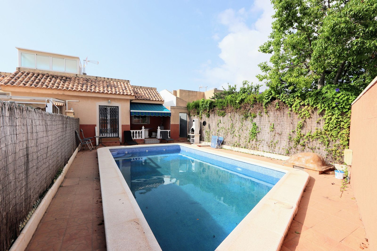 Se vende Pareada de 3 dormitorios en Costa Blanca, Alicante, España