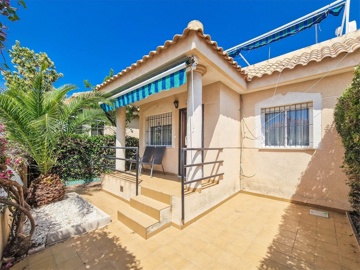 Se vende Pareada de 3 dormitorios en Costa Blanca, Alicante, España