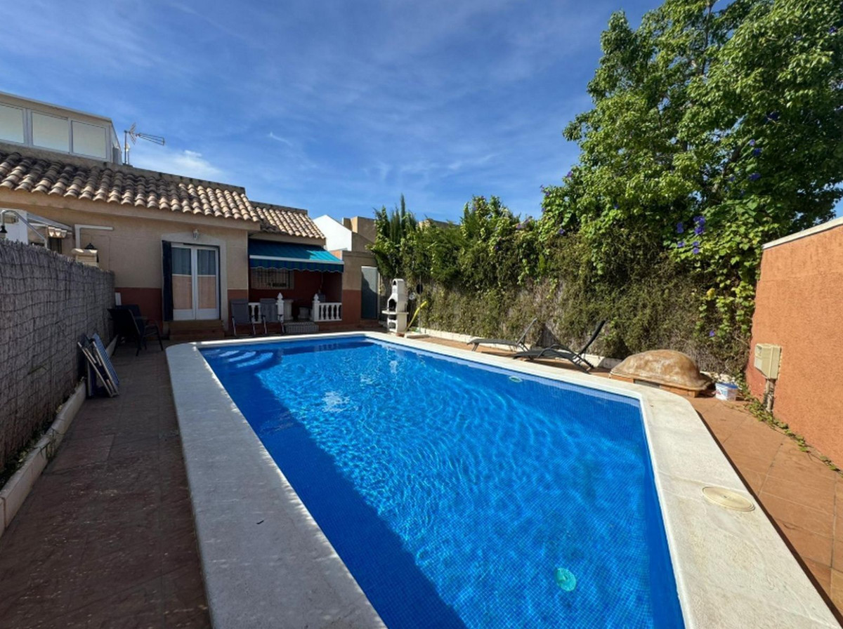 Se vende Pareada de 3 dormitorios en Costa Blanca, Alicante, España