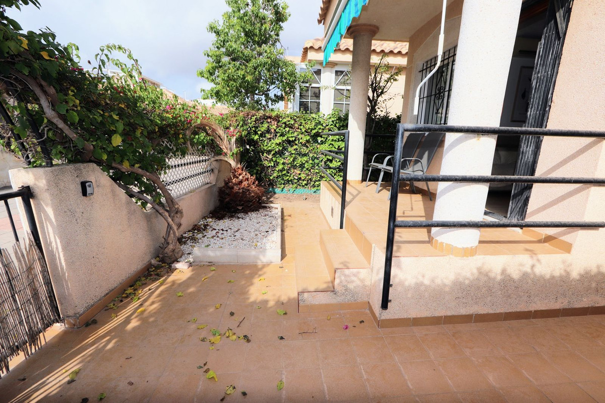 Se vende Pareada de 3 dormitorios en Costa Blanca, Alicante, España