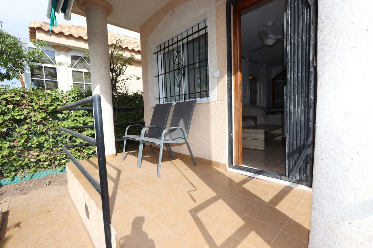 Se vende Pareada de 3 dormitorios en Costa Blanca, Alicante, España