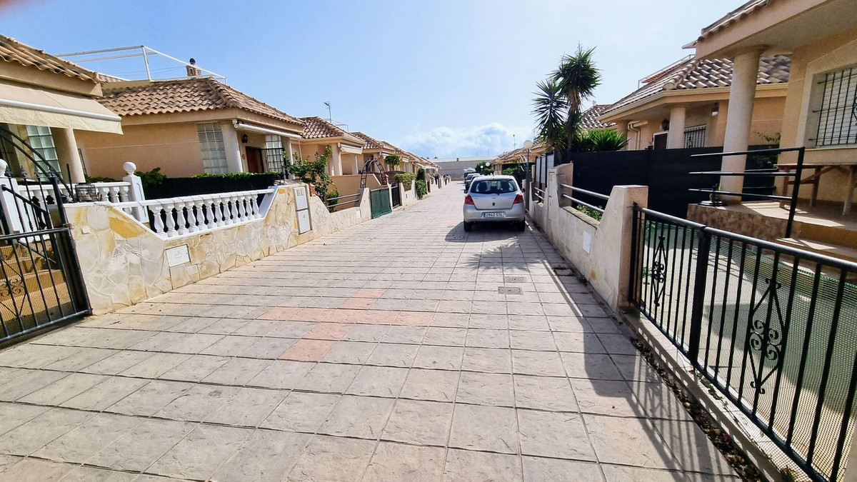 Se vende Pareada de 3 dormitorios en Costa Blanca, Alicante, España