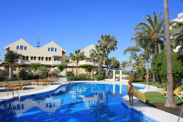 2 Bed Apartment for sale in Elviria Costa Del Sol, Málaga, Spain