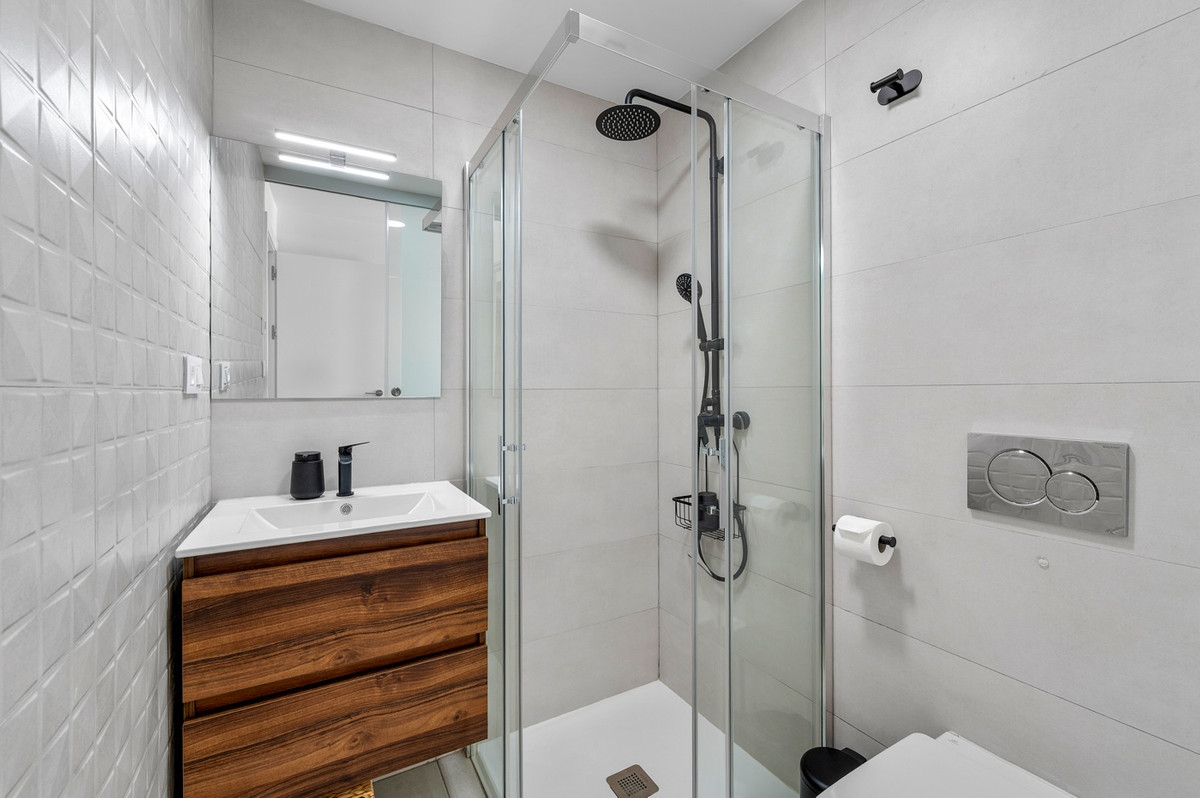 2 Bed Apartment for sale in Villamartin Costa Blanca, Alicante, Spain
