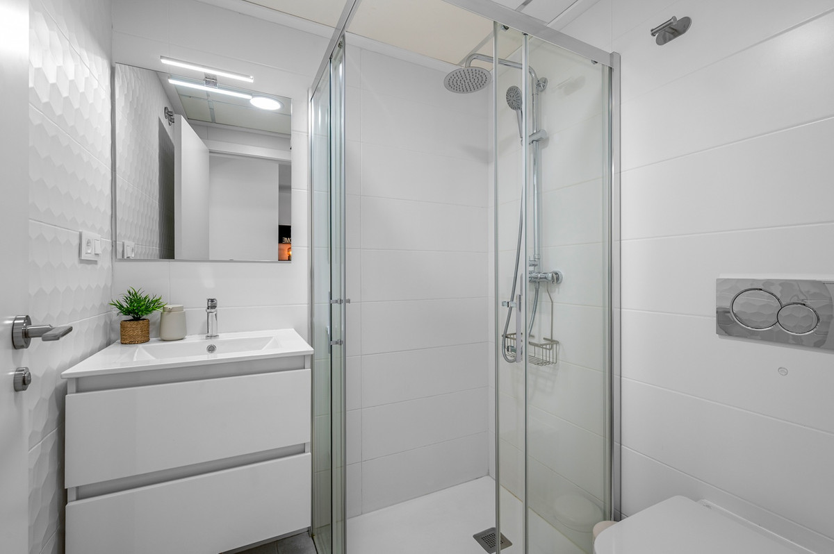 2 Bed Apartment for sale in Villamartin Costa Blanca, Alicante, Spain