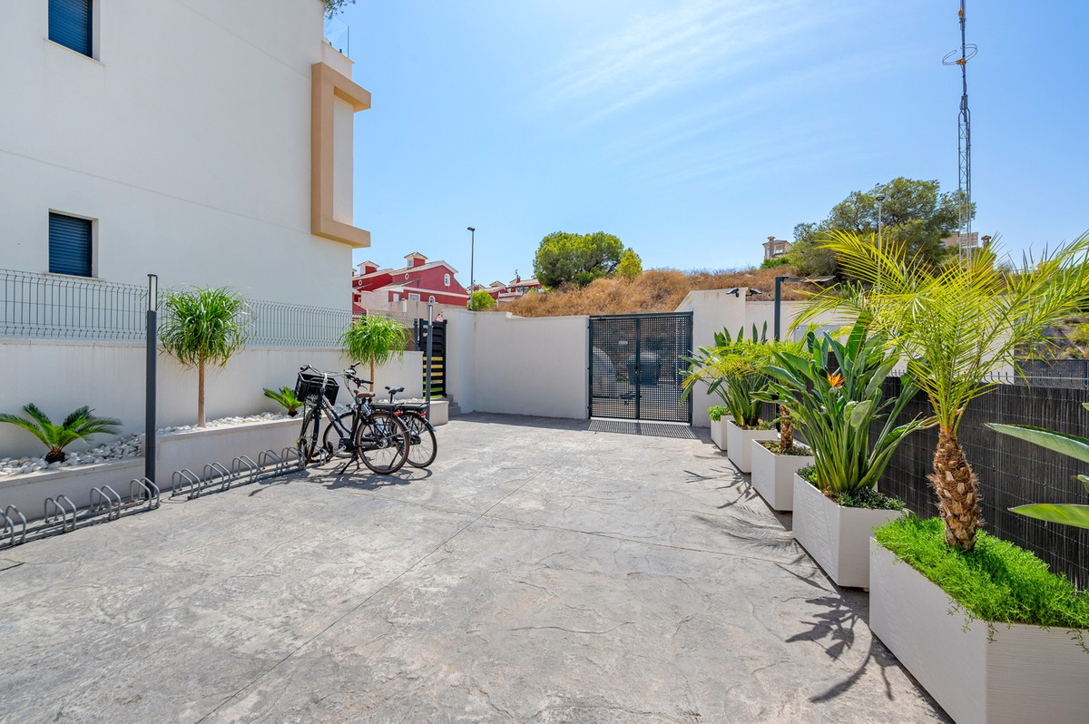 2 Bed Apartment for sale in Villamartin Costa Blanca, Alicante, Spain