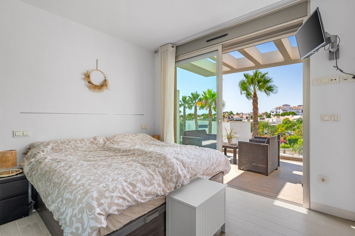 Se vende Villa - Chalet de 3 dormitorios en Costa Blanca, Alicante, España