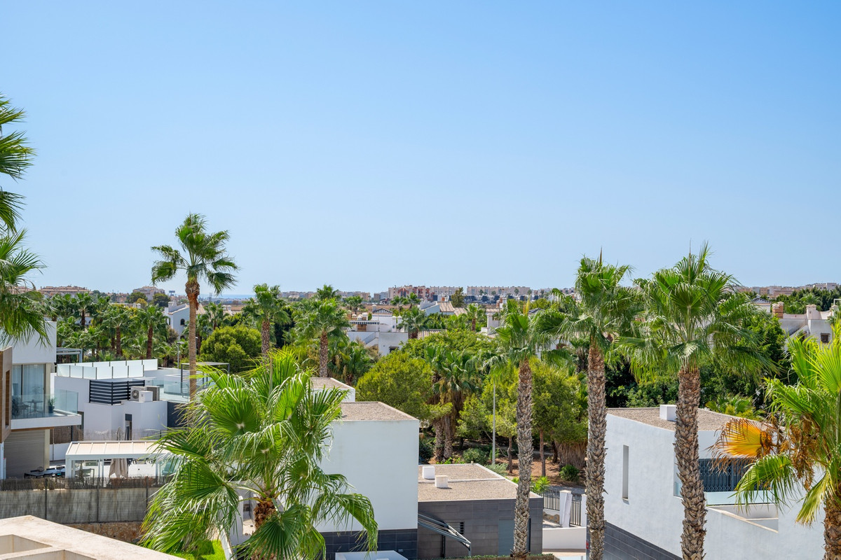 Se vende Villa - Chalet de 3 dormitorios en Costa Blanca, Alicante, España