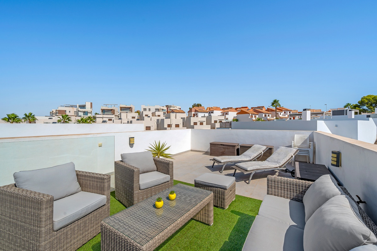 Se vende Villa - Chalet de 3 dormitorios en Costa Blanca, Alicante, España