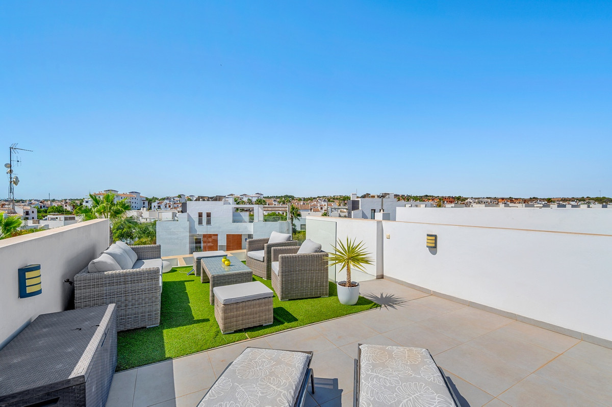 Se vende Villa - Chalet de 3 dormitorios en Costa Blanca, Alicante, España