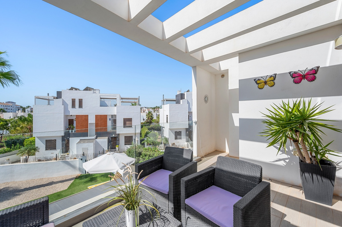 Se vende Villa - Chalet de 3 dormitorios en Costa Blanca, Alicante, España