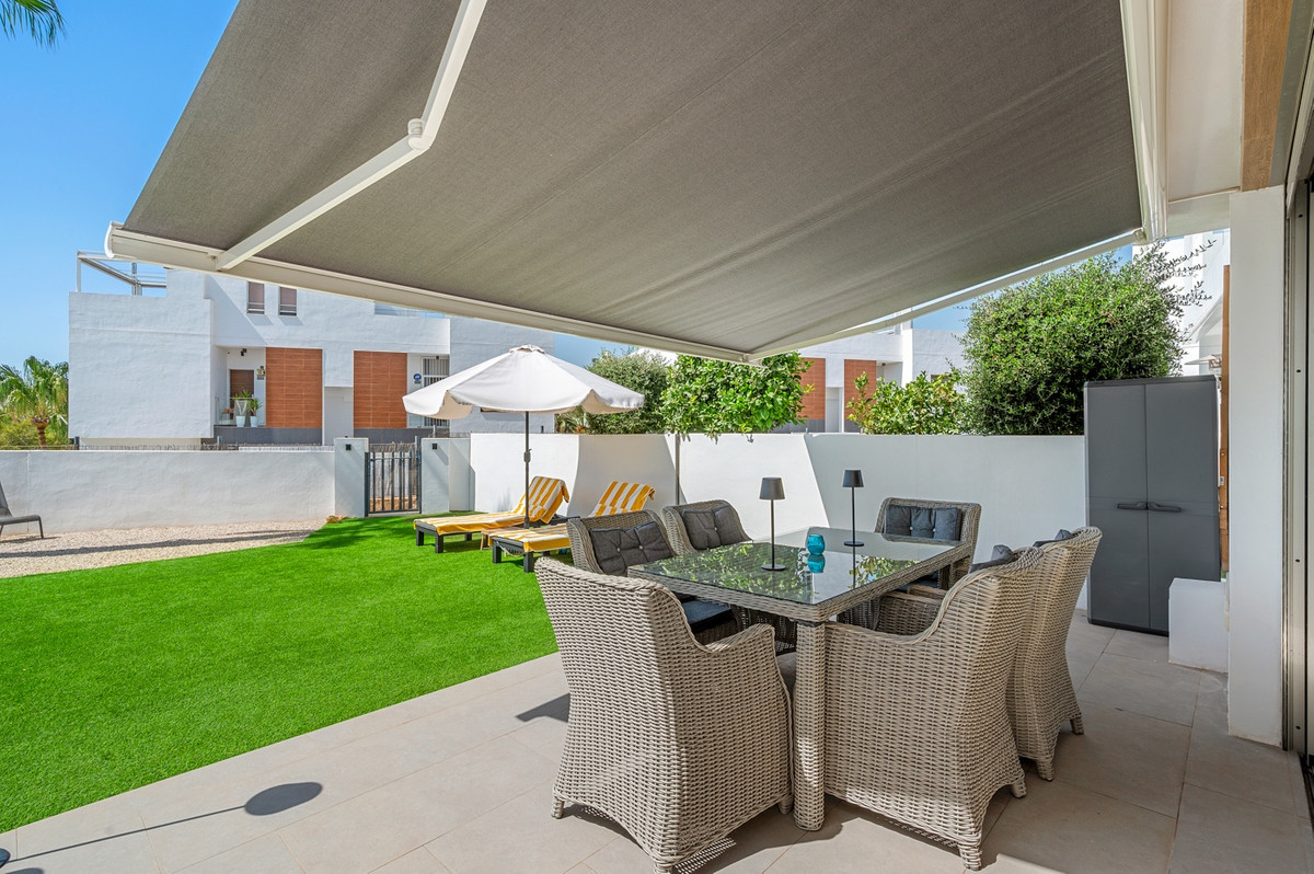 Se vende Villa - Chalet de 3 dormitorios en Costa Blanca, Alicante, España