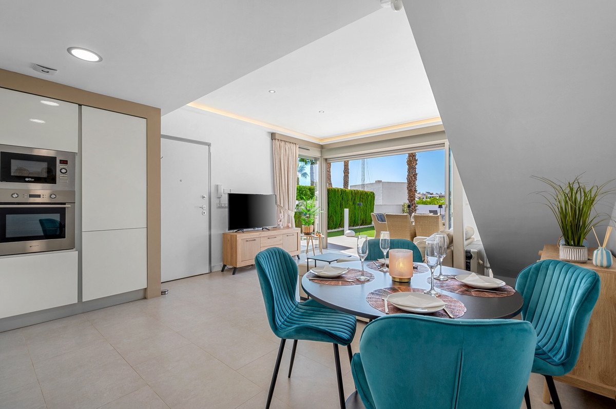 Se vende Villa - Chalet de 3 dormitorios en Costa Blanca, Alicante, España