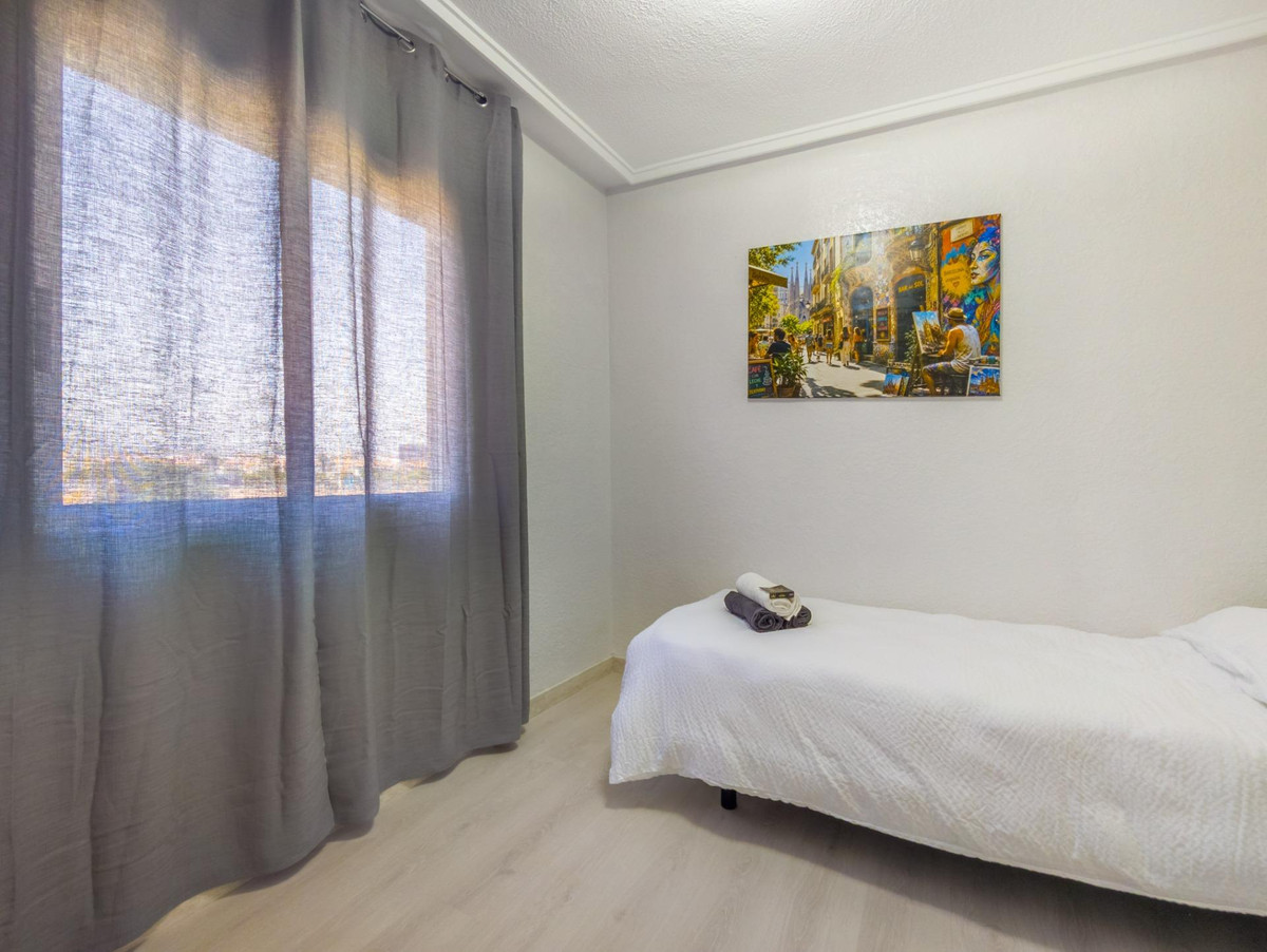 3 Bed Apartment for sale in Parque De Las Naciones Costa Blanca, Alicante, Spain