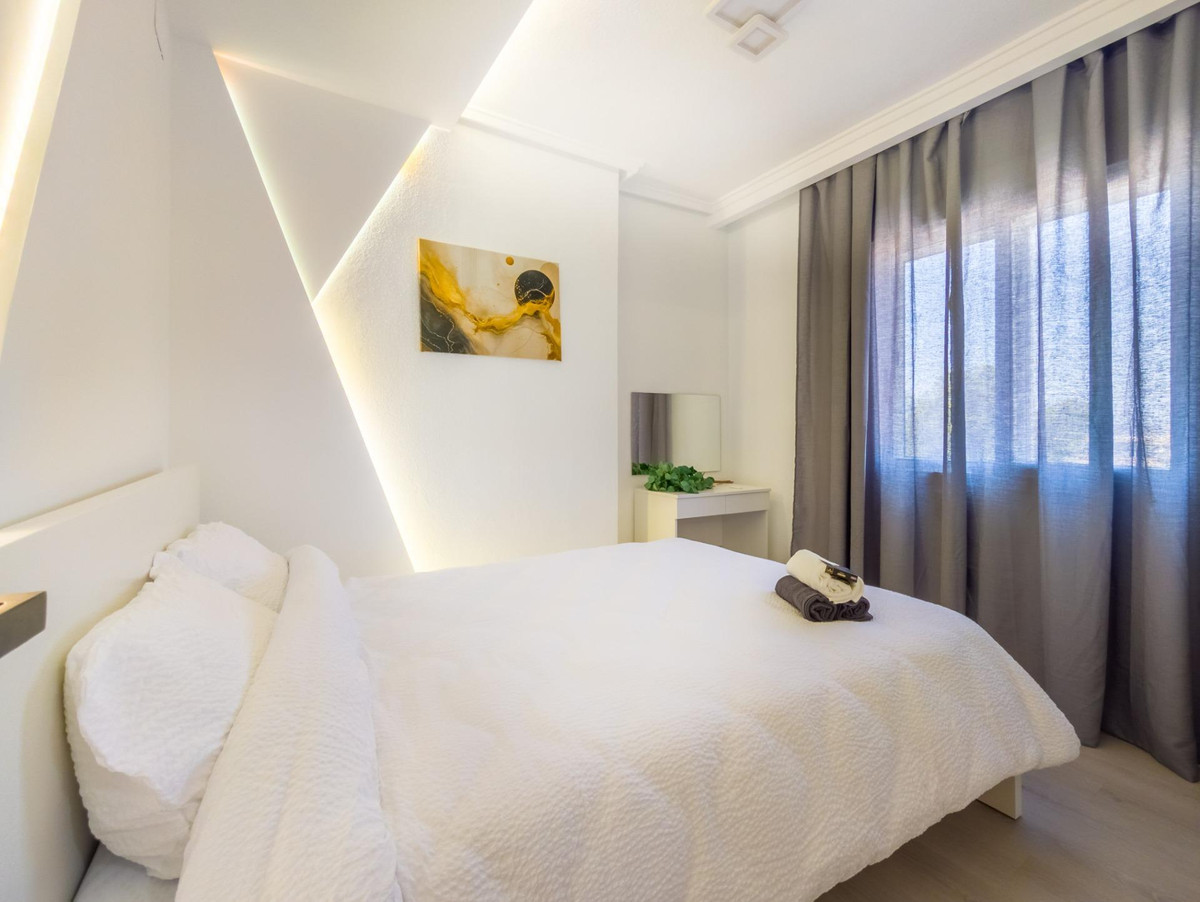 3 Bed Apartment for sale in Parque De Las Naciones Costa Blanca, Alicante, Spain