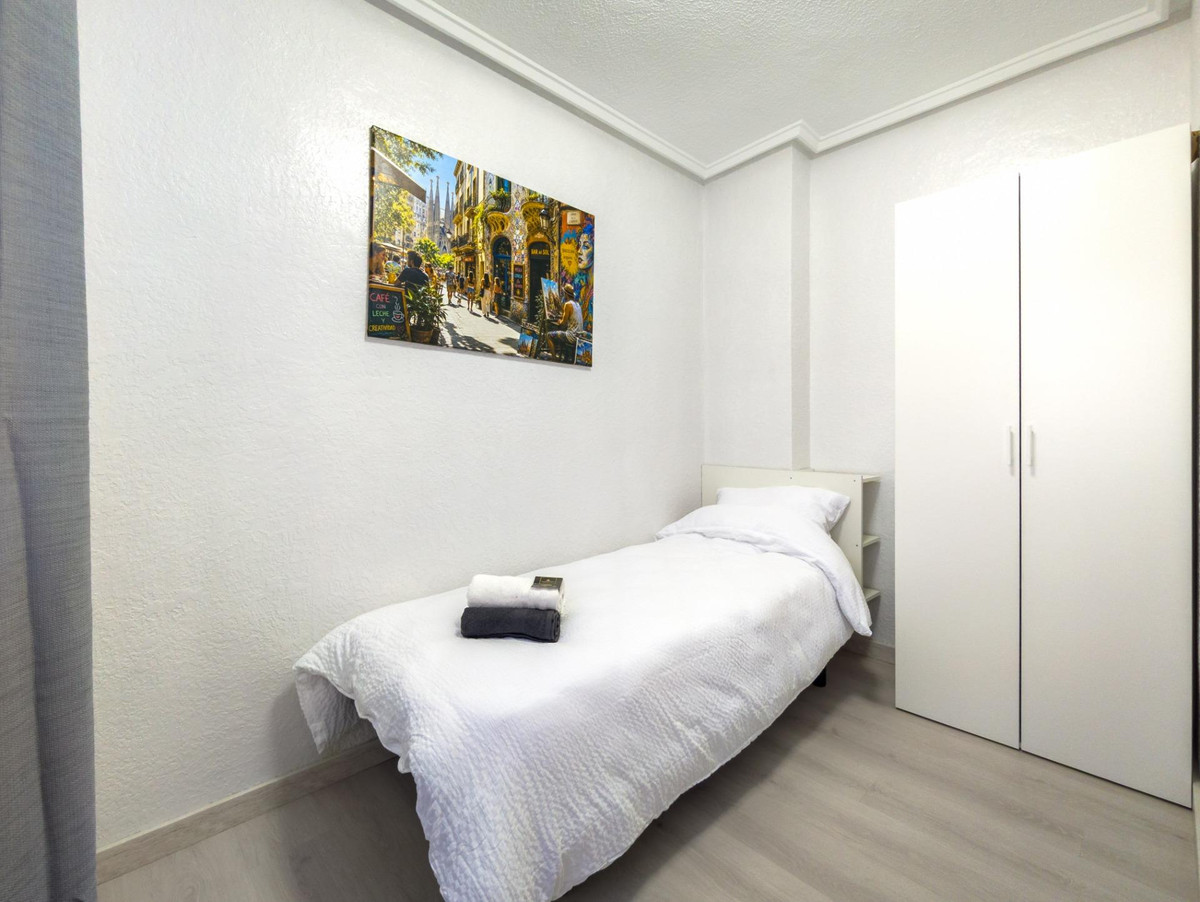 3 Bed Apartment for sale in Parque De Las Naciones Costa Blanca, Alicante, Spain