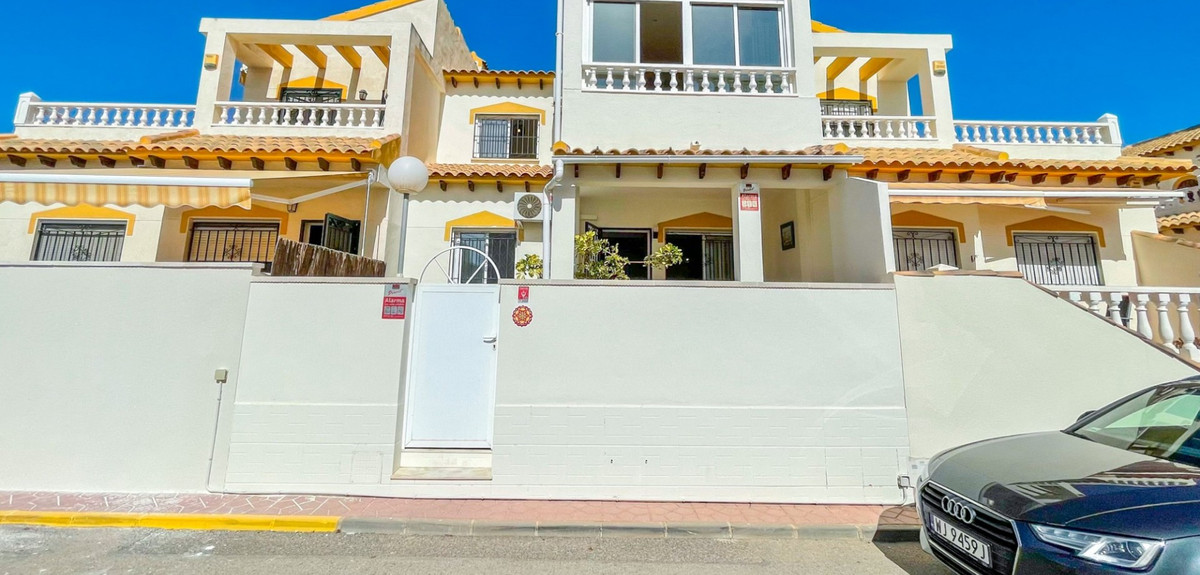 Se vende Adosada de 3 dormitorios en Costa Blanca, Alicante, España