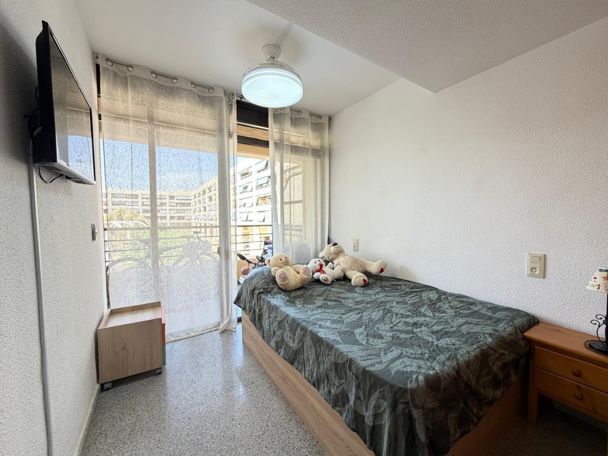 Se vende Apartamento Planta Media de 3 dormitorios en Costa Blanca, Alicante, España