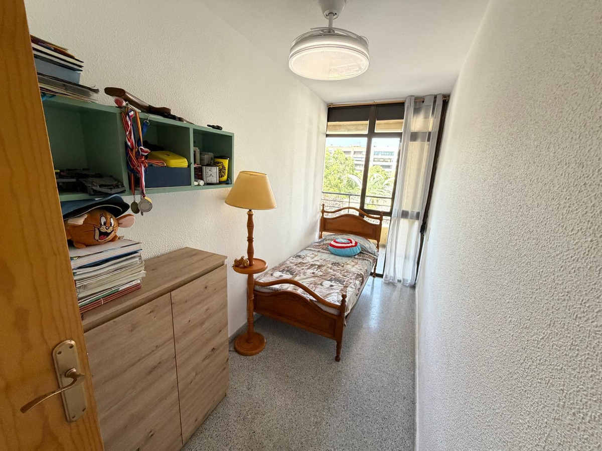 Se vende Apartamento Planta Media de 3 dormitorios en Costa Blanca, Alicante, España