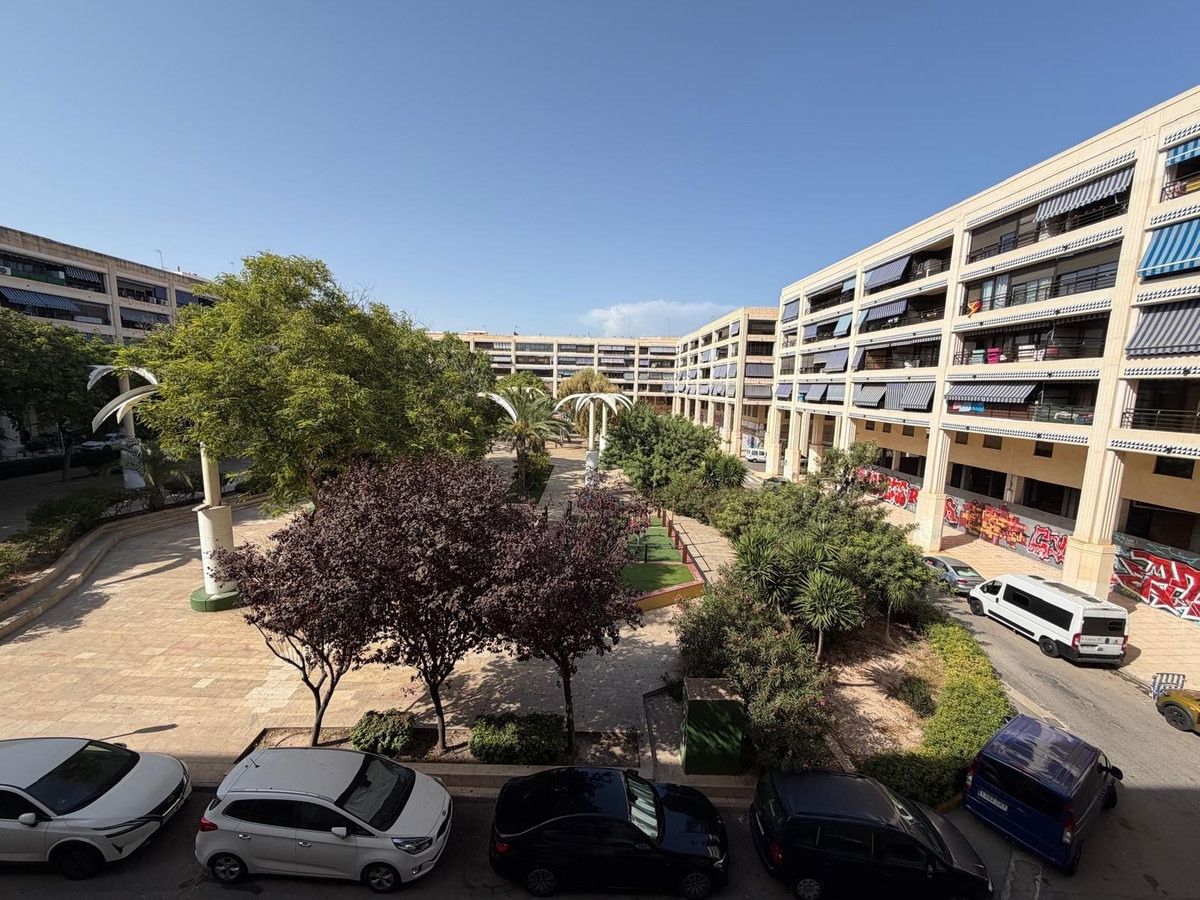 Se vende Apartamento Planta Media de 3 dormitorios en Costa Blanca, Alicante, España