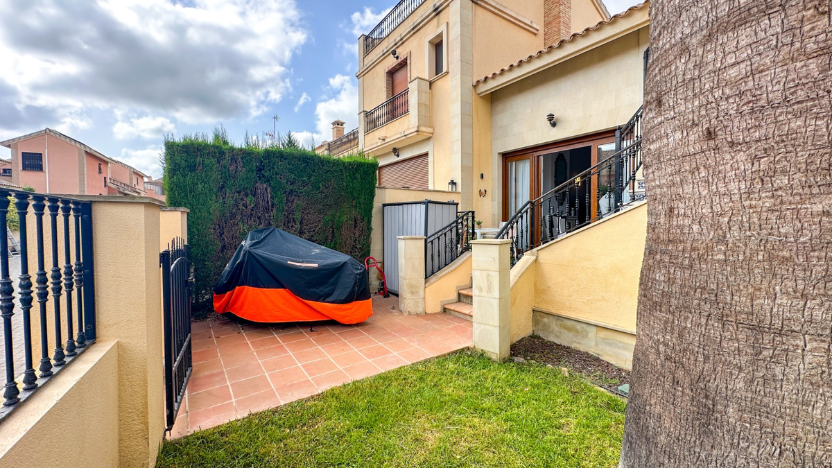 2 Bed Townhouse for sale in La Finca Golf Costa Blanca, Alicante, Spain