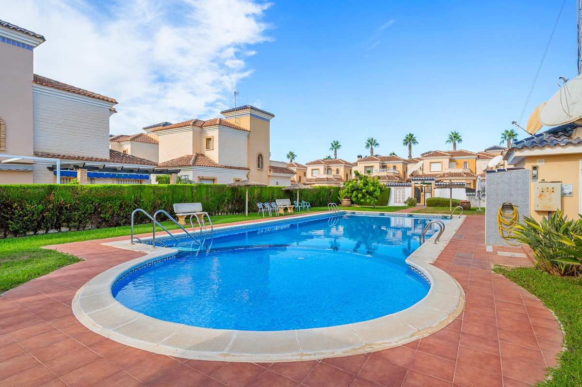 3 Bed Townhouse for sale in Guardamar Del Segura Costa Blanca, Alicante, Spain