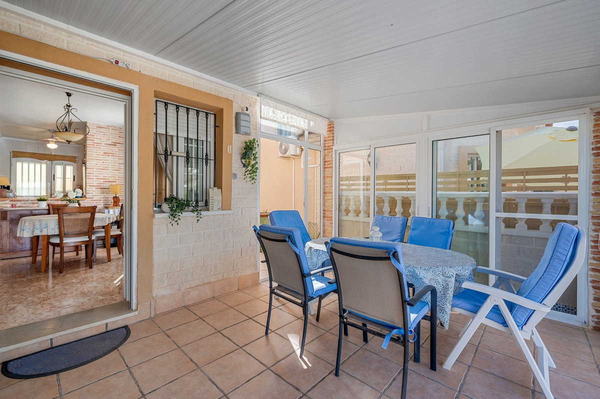 3 Bed Townhouse for sale in Guardamar Del Segura Costa Blanca, Alicante, Spain
