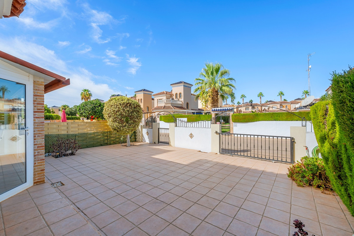 3 Bed Townhouse for sale in Guardamar Del Segura Costa Blanca, Alicante, Spain