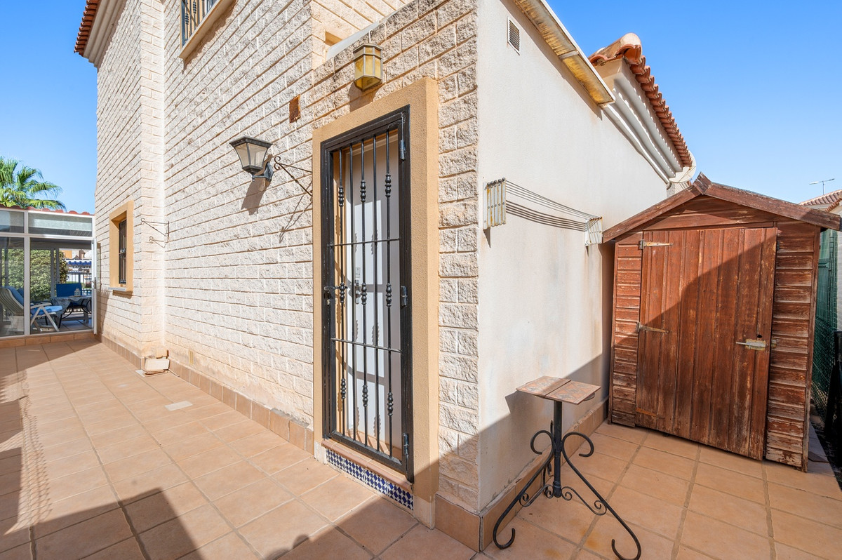 3 Bed Townhouse for sale in Guardamar Del Segura Costa Blanca, Alicante, Spain