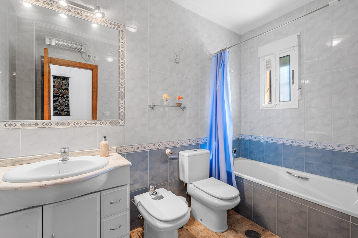 3 Bed Townhouse for sale in Guardamar Del Segura Costa Blanca, Alicante, Spain