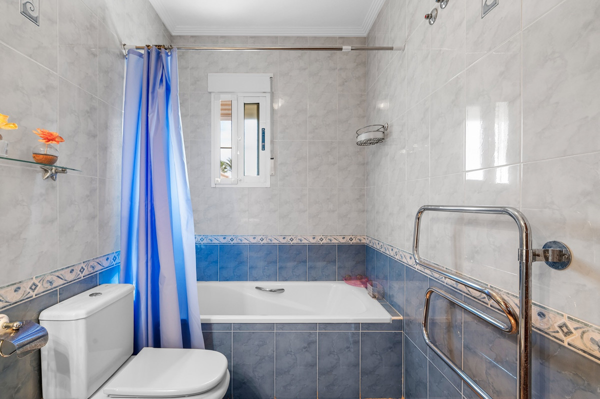 3 Bed Townhouse for sale in Guardamar Del Segura Costa Blanca, Alicante, Spain