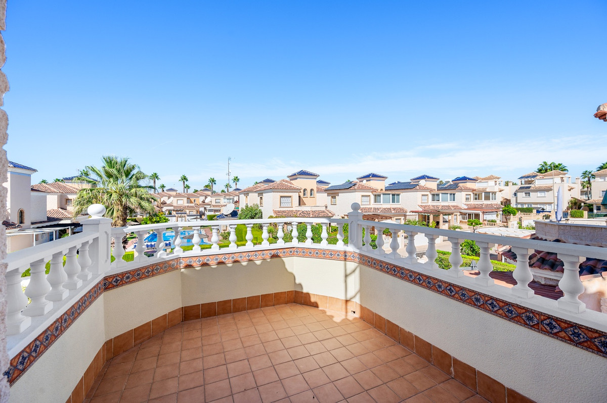 3 Bed Townhouse for sale in Guardamar Del Segura Costa Blanca, Alicante, Spain