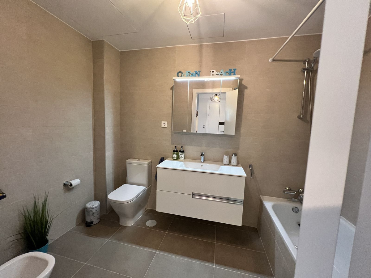 Se vende Pareada de 3 dormitorios en Costa Del Sol, Cadiz, España