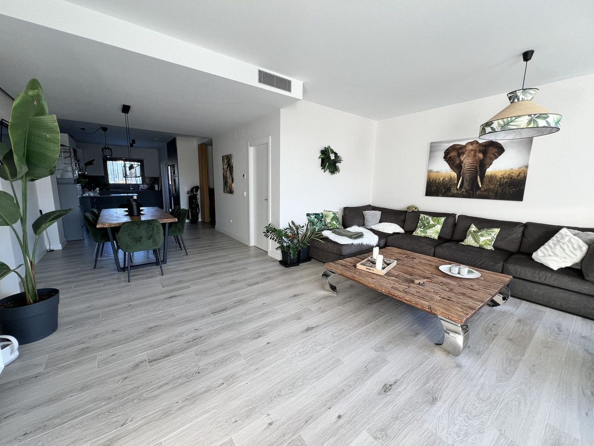 Se vende Pareada de 3 dormitorios en Costa Del Sol, Cadiz, España