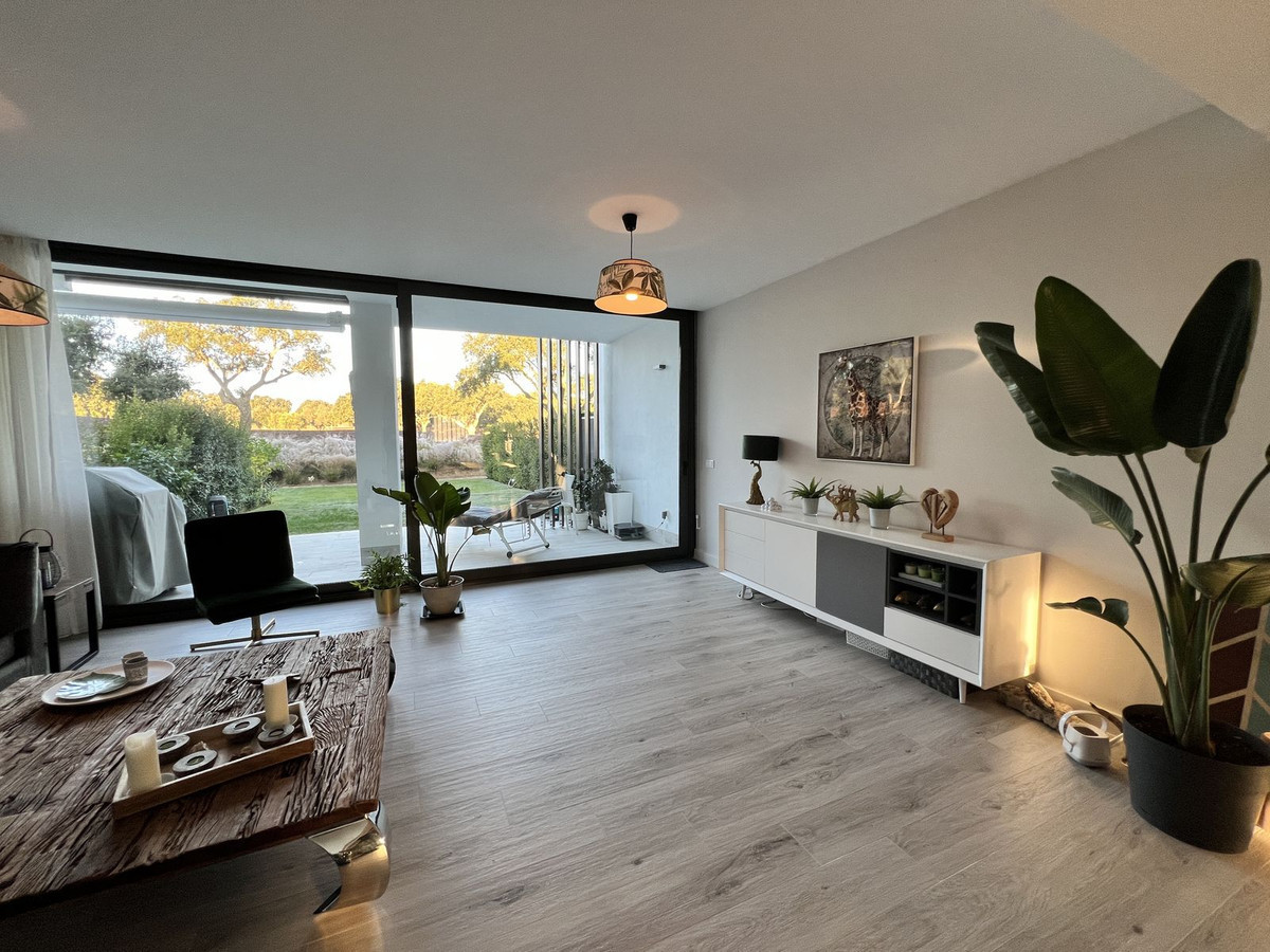 Se vende Pareada de 3 dormitorios en Costa Del Sol, Cadiz, España