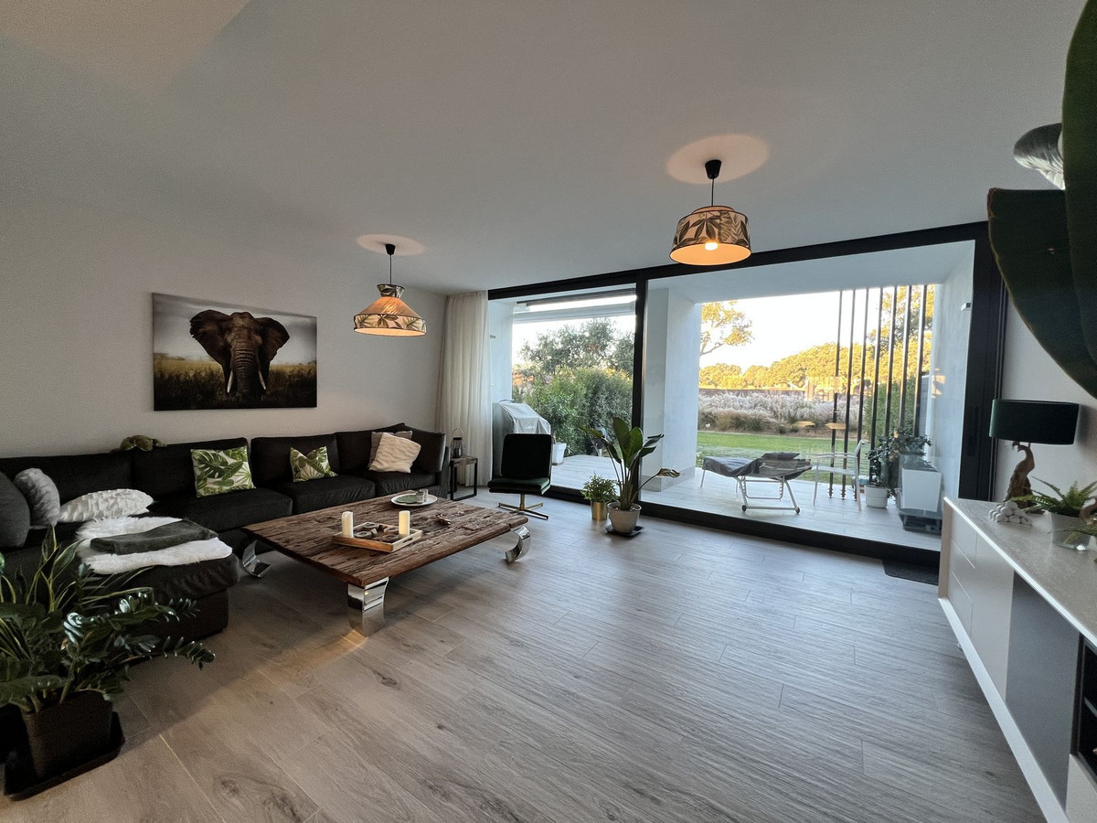 Se vende Pareada de 3 dormitorios en Costa Del Sol, Cadiz, España