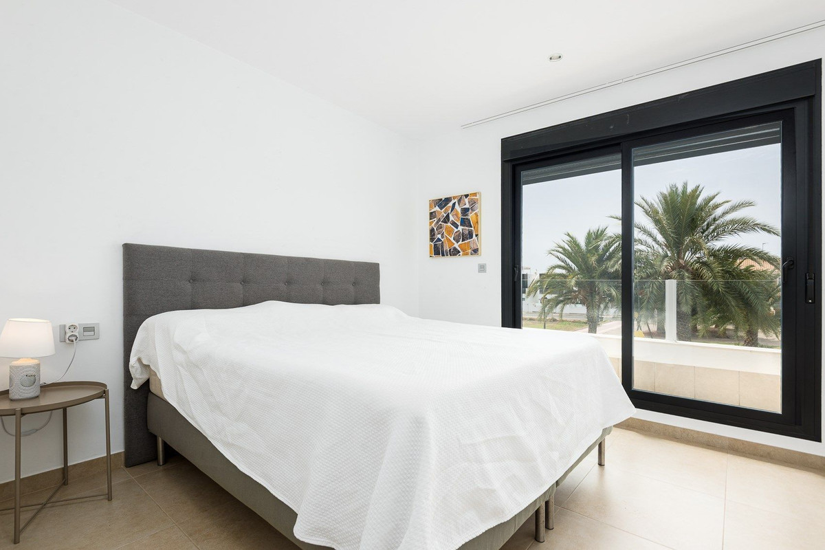 Se vende Villa - Chalet de 3 dormitorios en Costa Calida, Murcia, España