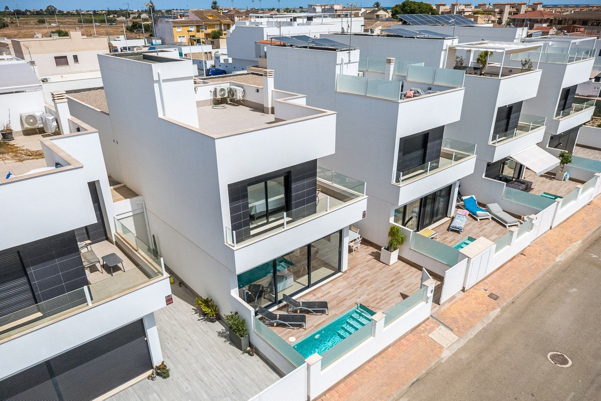 Se vende Villa - Chalet de 3 dormitorios en Costa Calida, Murcia, España