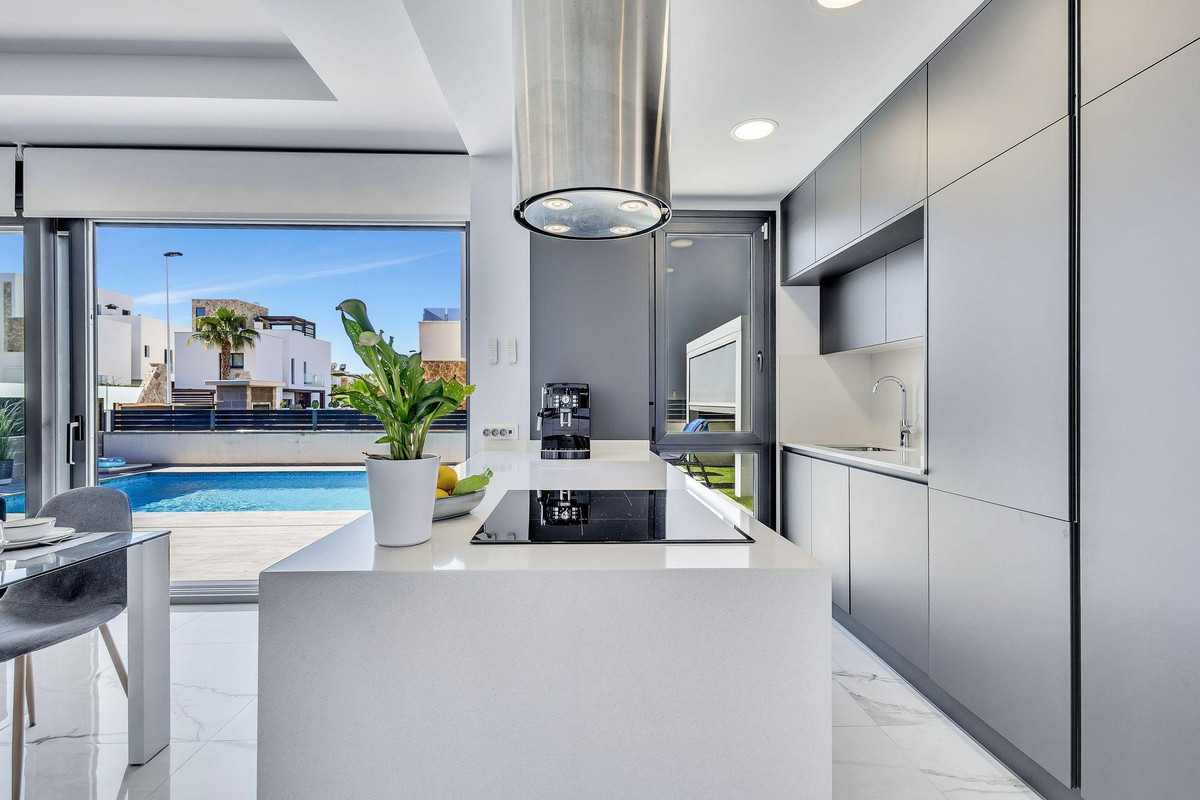3 Bed Townhouse for sale in Torrevieja Costa Blanca, Alicante, Spain