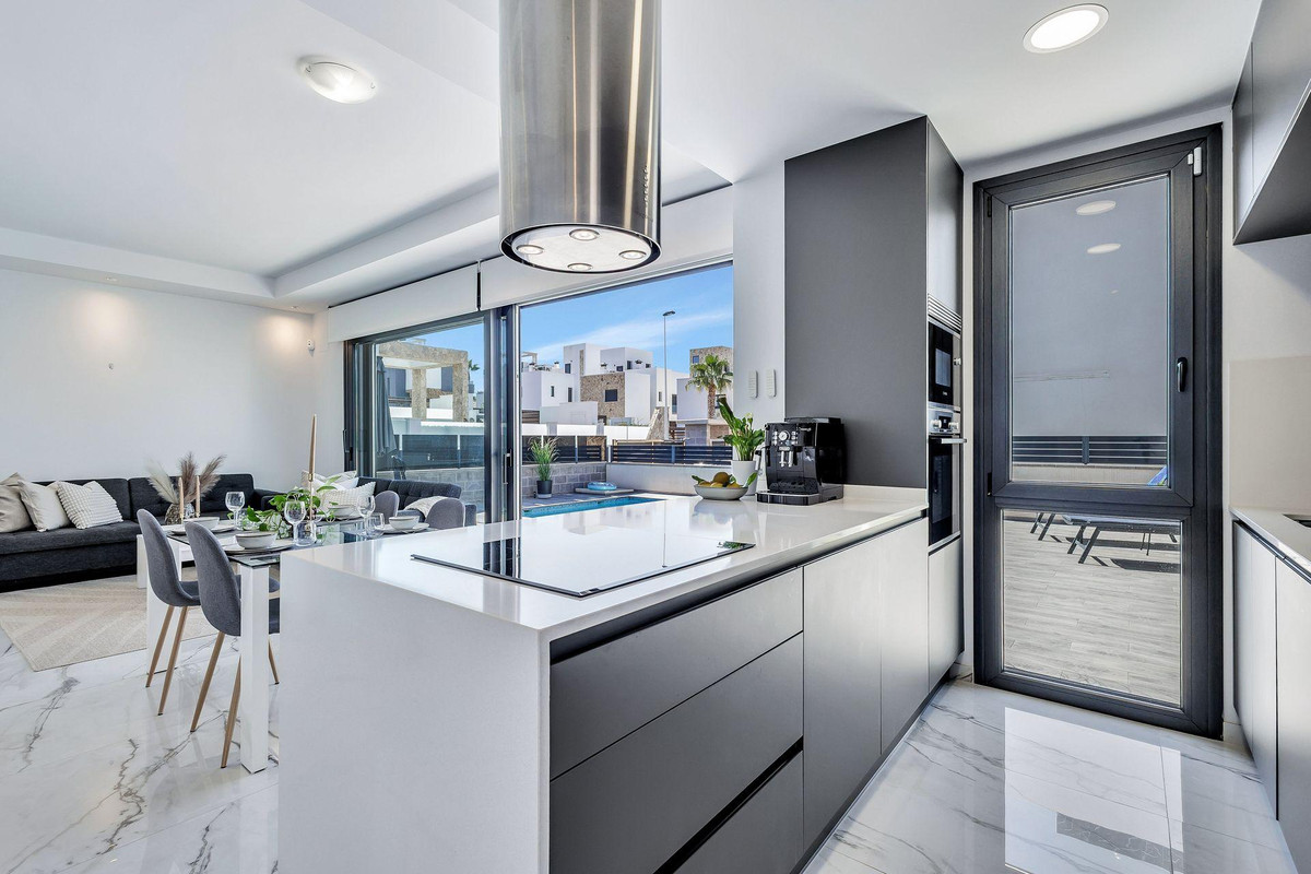 3 Bed Townhouse for sale in Torrevieja Costa Blanca, Alicante, Spain