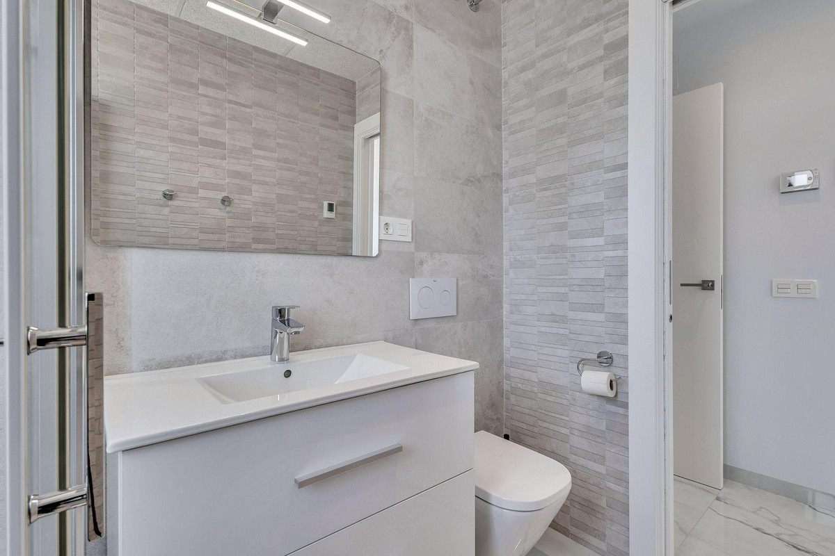 3 Bed Townhouse for sale in Torrevieja Costa Blanca, Alicante, Spain