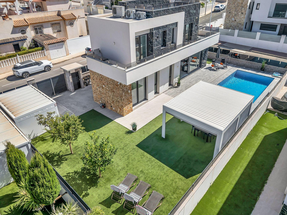 3 Bed Townhouse for sale in Torrevieja Costa Blanca, Alicante, Spain