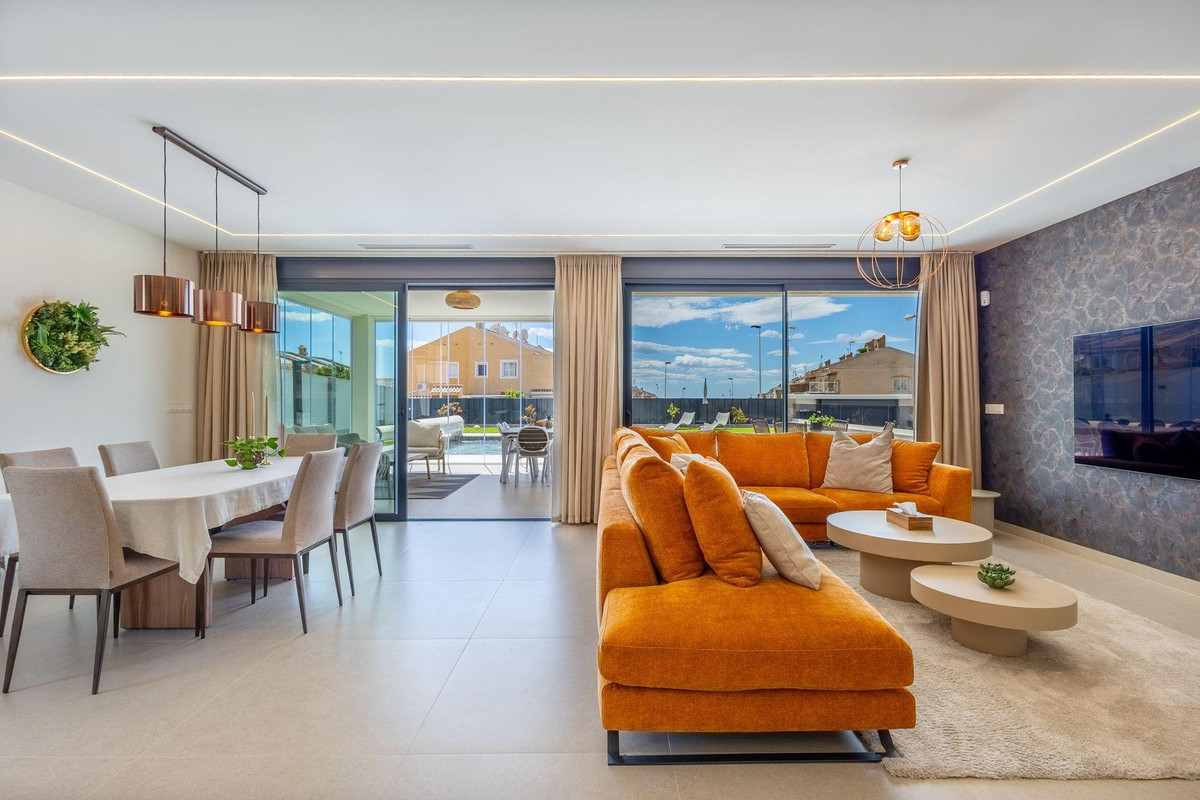 4 Bed Townhouse for sale in Torrevieja Costa Blanca, Alicante, Spain