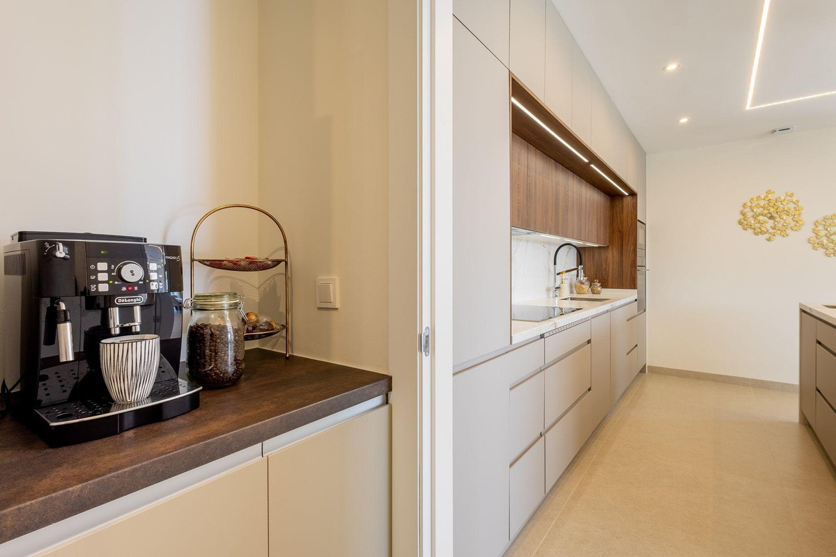 4 Bed Townhouse for sale in Torrevieja Costa Blanca, Alicante, Spain
