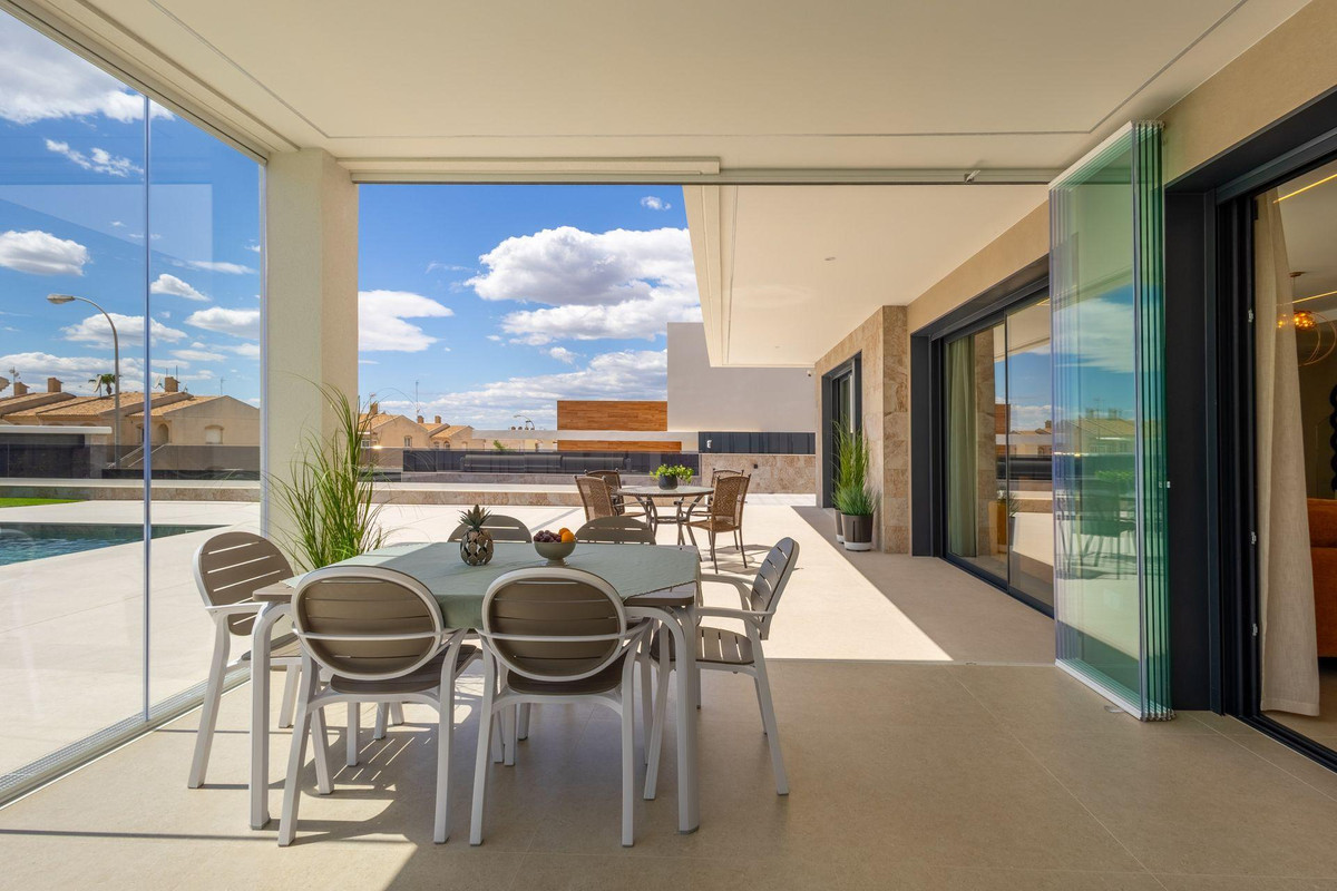 4 Bed Townhouse for sale in Torrevieja Costa Blanca, Alicante, Spain