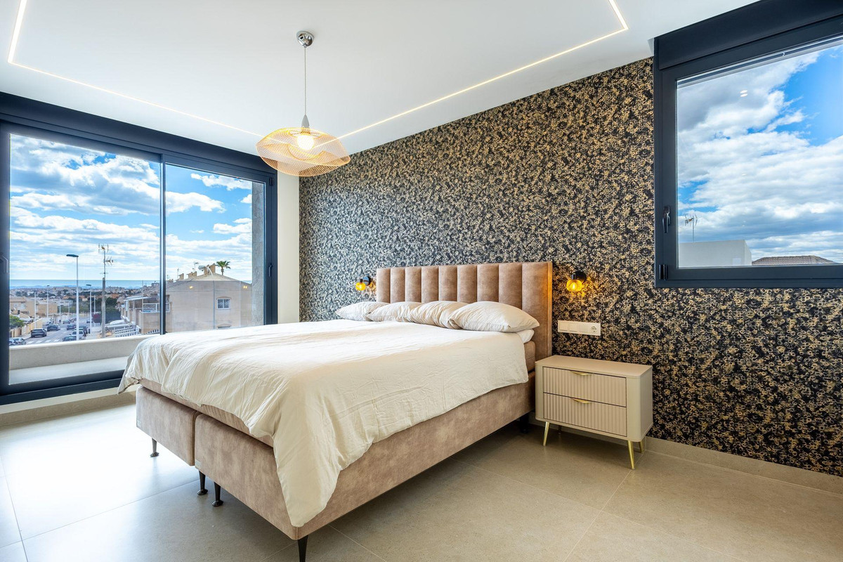 4 Bed Townhouse for sale in Torrevieja Costa Blanca, Alicante, Spain