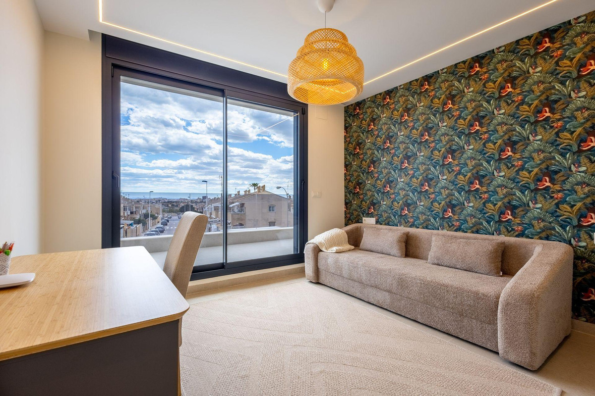 4 Bed Townhouse for sale in Torrevieja Costa Blanca, Alicante, Spain