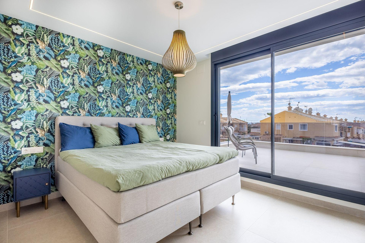 4 Bed Townhouse for sale in Torrevieja Costa Blanca, Alicante, Spain