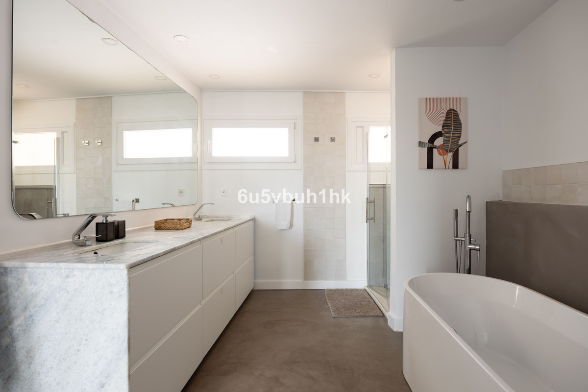 2 Bed Apartment for sale in Benalmadena Costa Costa Del Sol, Málaga, Spain